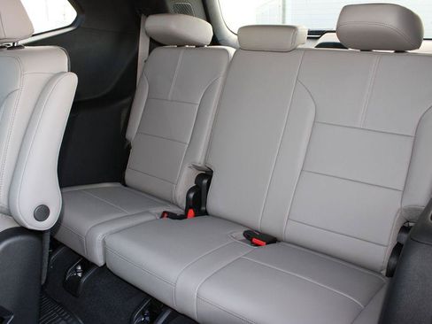 New 2026 GMC Acadia Elevation w/ Super Cruise Package FWD image 8
