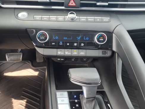 Certified 2024 Hyundai Elantra SEL FWD image 23
