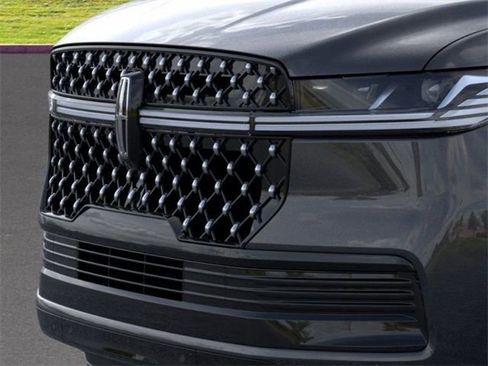 New 2025 Lincoln Navigator L Black Label image 17