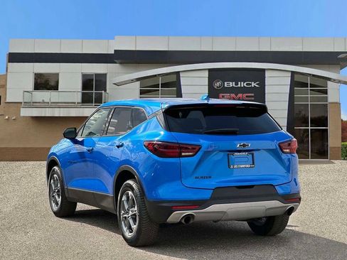 Used 2025 Chevrolet Blazer LT w/ Driver Confidence Package image 4