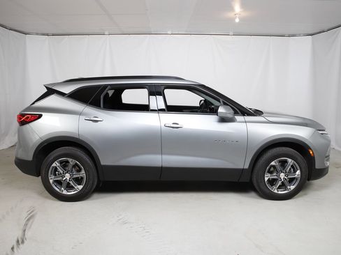 Used 2024 Chevrolet Blazer LT w/ Convenience Package AWD/4WD image 2