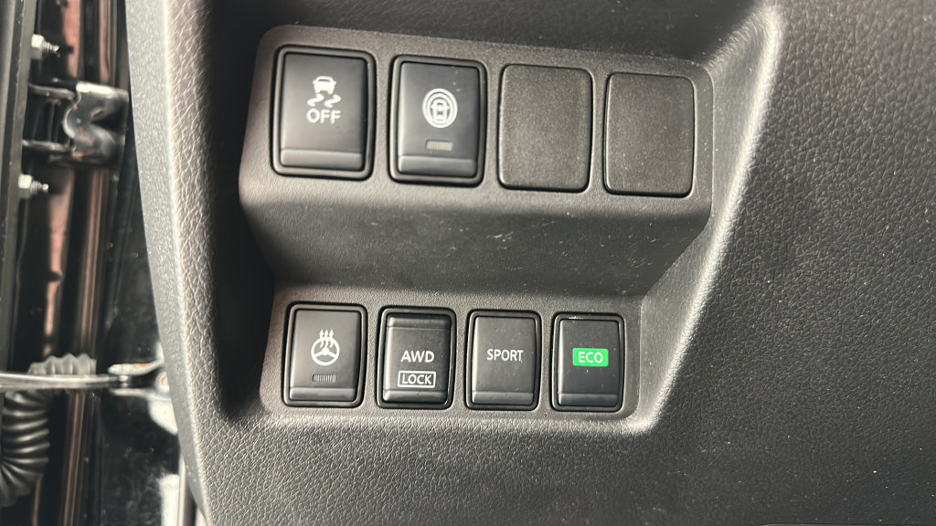Used 2022 Nissan Rogue Sport SV AWD/4WD image 21