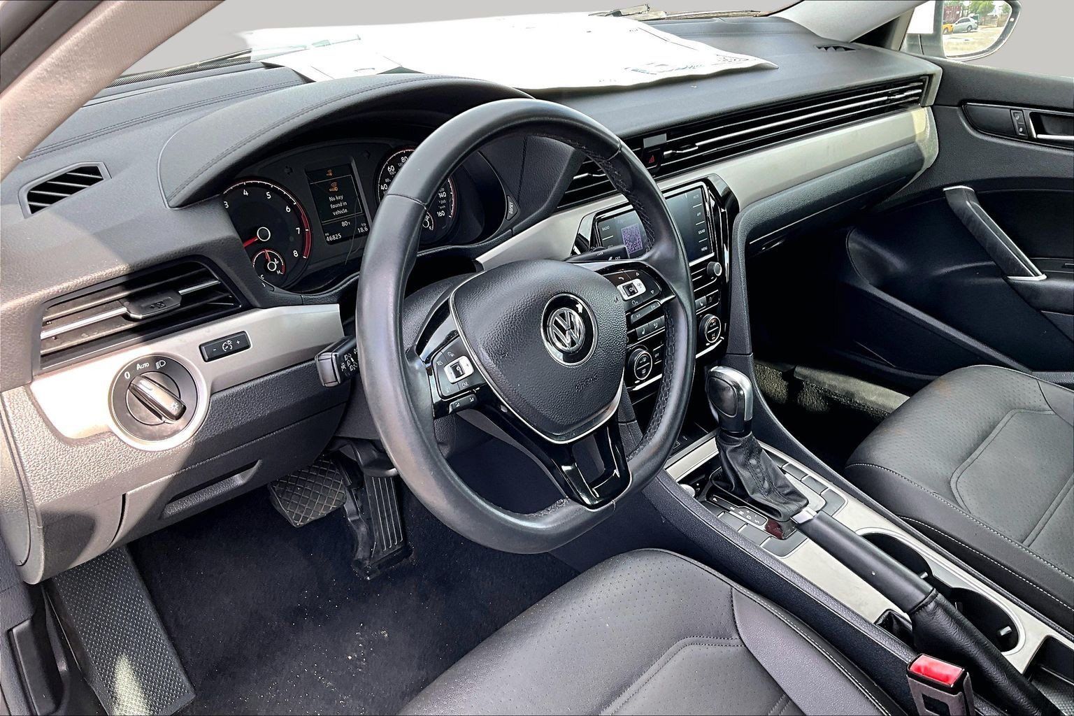Used 2021 Volkswagen Passat 2.0T SE FWD image 12
