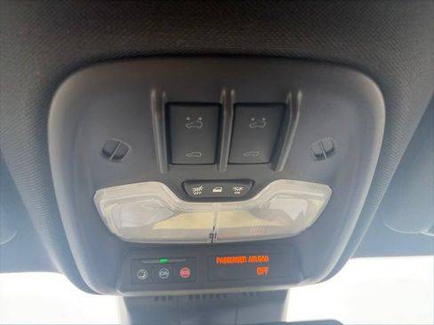 Used 2025 GMC Canyon Denali AWD/4WD image 25