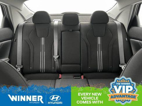 New 2025 Hyundai Elantra SEL image 17