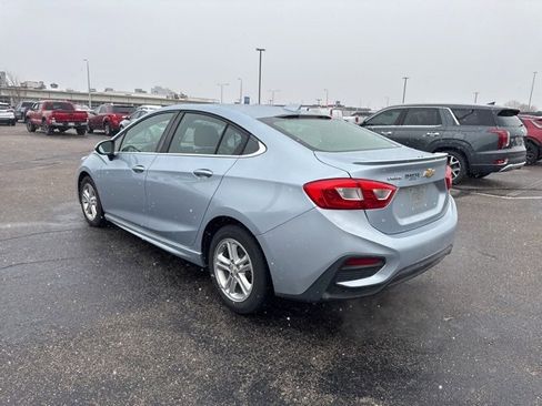 Used 2017 Chevrolet Cruze LT w/ Sun And Sound Package image 5