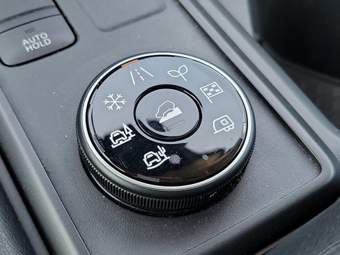 Used 2024 Nissan Pathfinder S AWD/4WD image 34