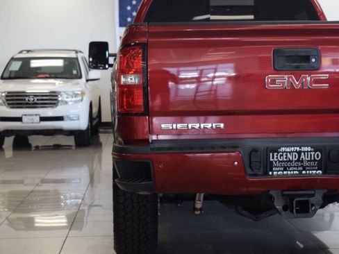Used 2018 GMC Sierra 2500 Denali w/ Duramax Plus Package AWD/4WD image 31