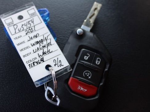 Used 2021 Jeep Wrangler Unlimited Sahara image 29