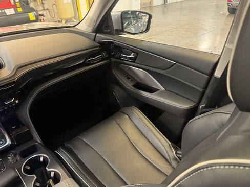 Certified 2024 Acura MDX SH-AWD w/ Advance Package image 17