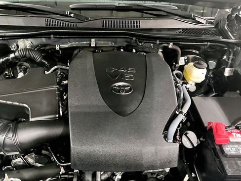Used 2023 Toyota Tacoma TRD Sport w/ Technology Package AWD/4WD image 33