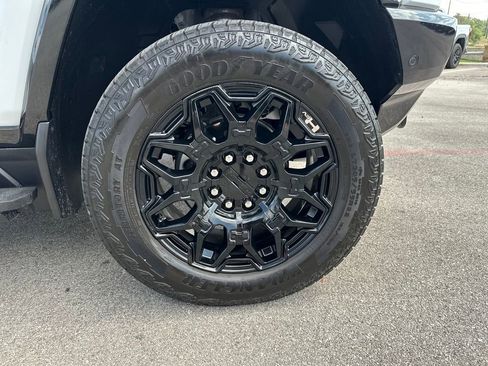 Used 2026 GMC Hummer EV 4x4 Crew Cab image 14