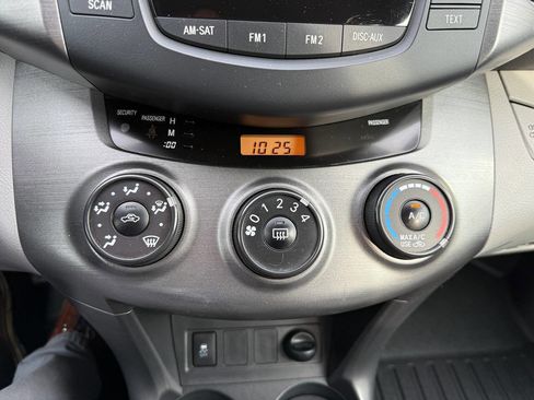 Used 2011 Toyota RAV4 4WD image 19