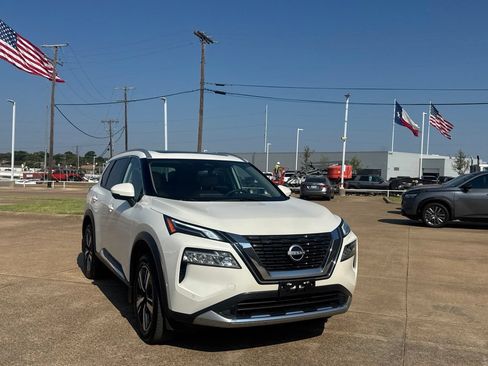 Certified 2023 Nissan Rogue Platinum w/ Platinum Premium Package AWD/4WD image 2