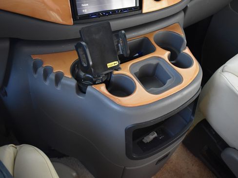 Used 2002 Ford E-450 and Econoline 450 RWD image 56
