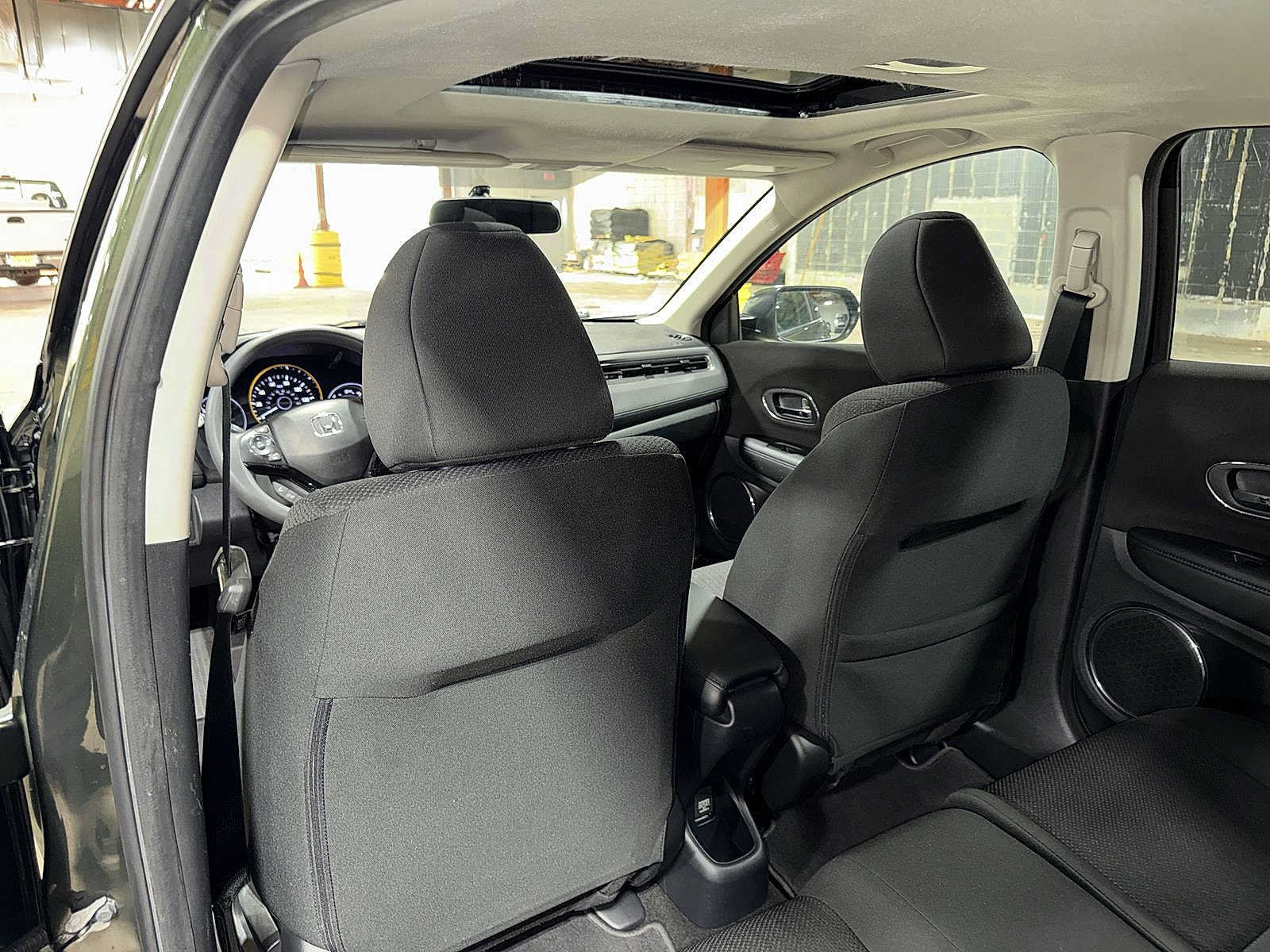 Used 2018 Honda HR-V EX image 26