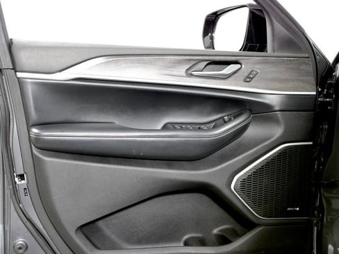 Used 2021 Jeep Grand Cherokee L Limited image 33