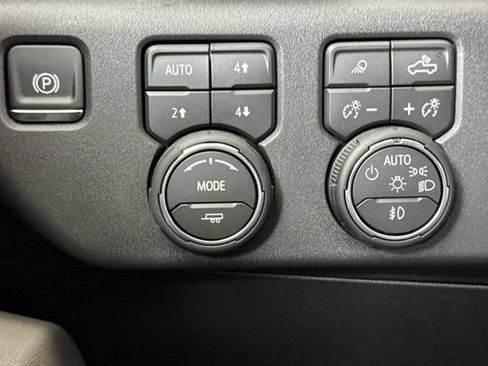 Used 2026 Chevrolet Silverado 1500 ZR2 AWD/4WD image 43