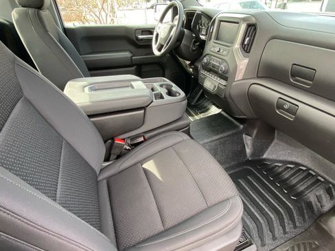 Used 2025 Chevrolet Silverado 1500 W/T image 13