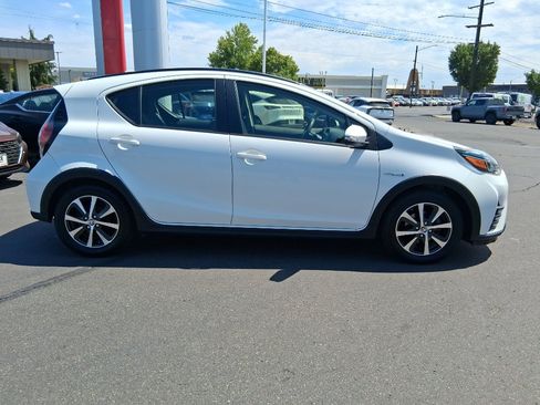 Used 2018 Toyota Prius C Two image 2