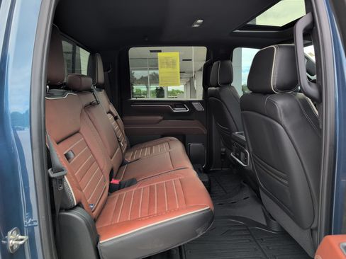 Used 2026 GMC Sierra 2500 Denali Ultimate w/ LPO, Black Badging Package AWD/4WD image 35