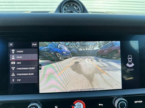 Used 2023 Porsche Macan image 29