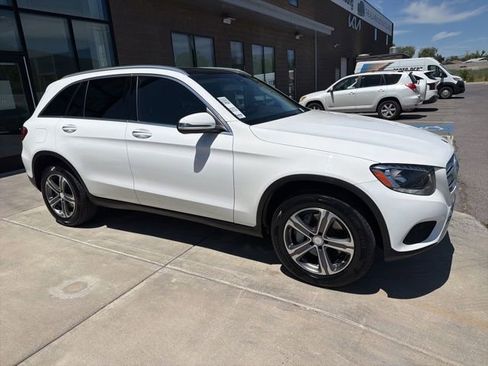 Used 2017 Mercedes-Benz GLC 300 4MATIC image 1