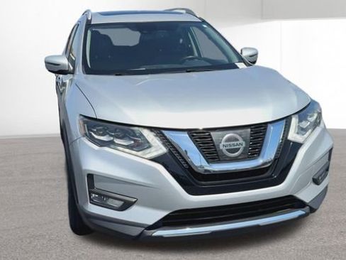 Used 2017 Nissan Rogue SL w/ SL Premium Package AWD/4WD image 3