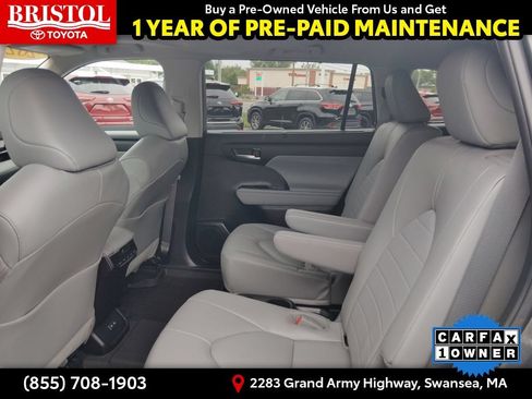 Used 2023 Toyota Highlander XLE AWD/4WD image 16