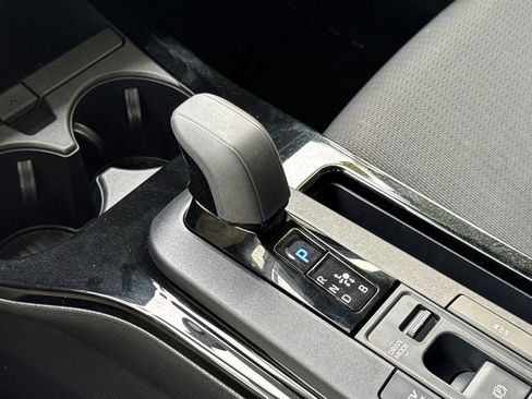 Used 2024 Toyota Prius LE image 31