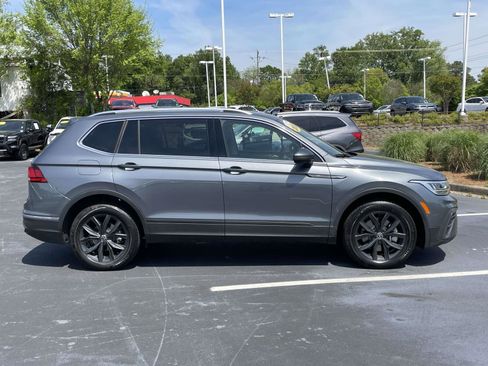Certified 2024 Volkswagen Tiguan SE image 8