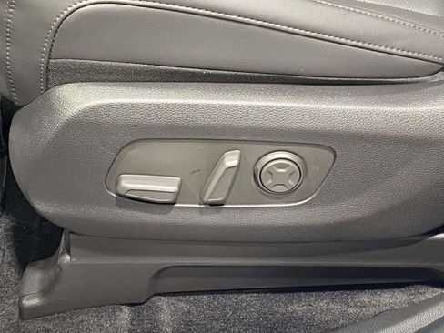New 2026 Kia Carnival FWD image 16