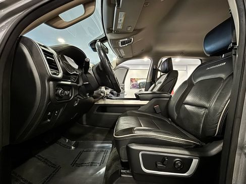 Used 2020 RAM 1500 Laramie AWD/4WD image 12