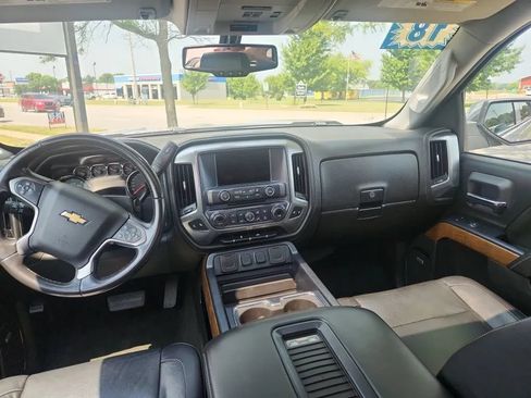 Used 2018 Chevrolet Silverado 1500 LTZ w/ Sport Package AWD/4WD image 11