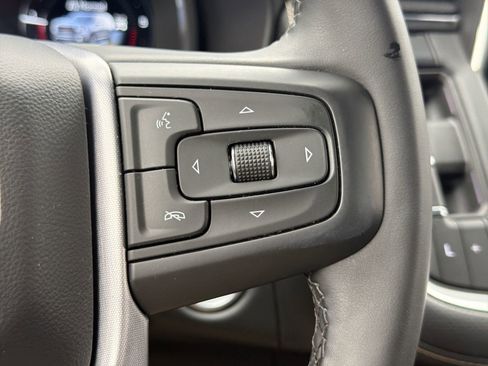 Used 2024 GMC Yukon XL SLT w/ SLT Premium Package image 20