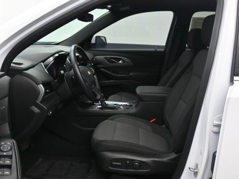 Used 2024 Chevrolet Traverse LT FWD image 14