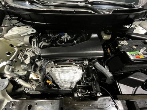 Used 2019 Nissan Rogue S image 22