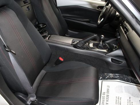 Used 2016 MAZDA MX-5 Miata Club RWD image 19