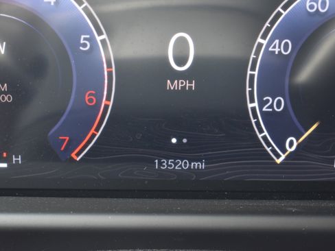 Used 2024 Jeep Wagoneer 4WD w/ Premium Group I image 40