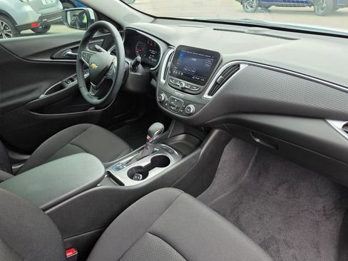 Used 2024 Chevrolet Malibu RS FWD image 17