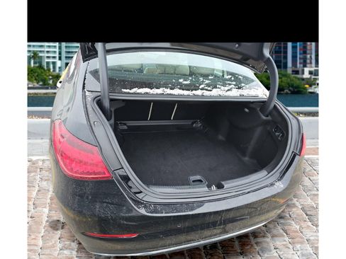 Used 2025 Mercedes-Benz C 300 4MATIC Sedan image 3