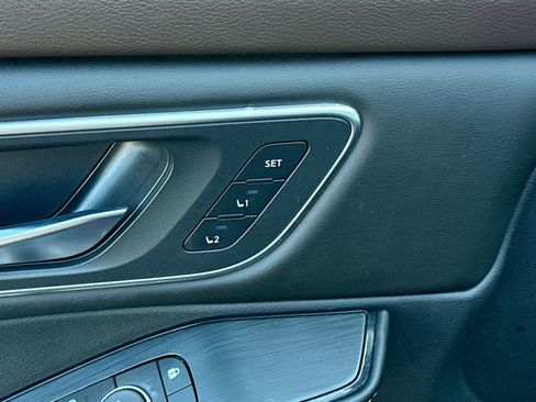 Used 2021 Nissan Rogue Platinum image 16