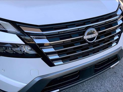 Used 2024 Nissan Rogue SL w/ SL Premium Package image 32