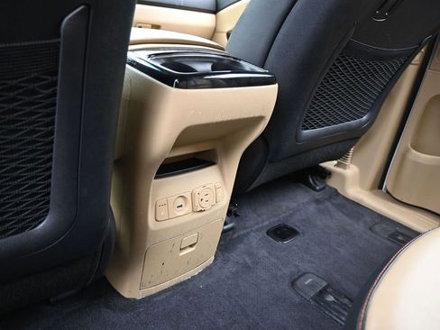 Used 2016 Kia Sedona SX Limited image 43