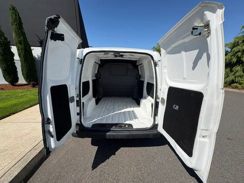 Used 2020 Nissan NV200 S FWD image 19