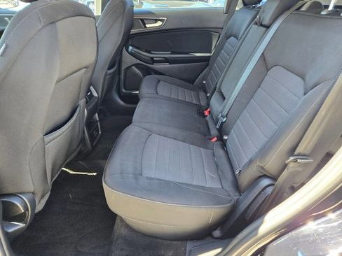 Used 2017 Ford Edge SE image 17