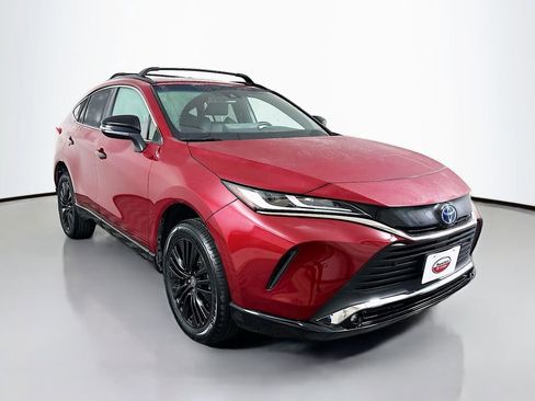 Used 2023 Toyota Venza Nightshade image 3