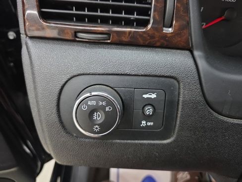Used 2012 Chevrolet Impala LTZ FWD image 24