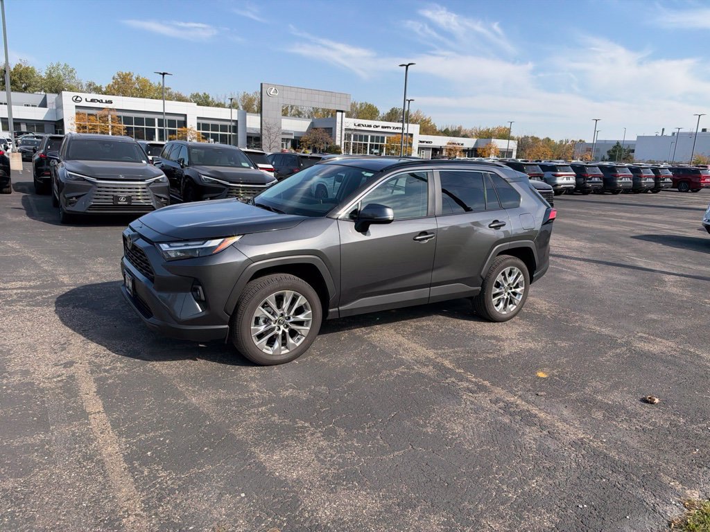 Used 2025 Toyota RAV4 XLE Premium w/ Weather Package AWD/4WD image 6
