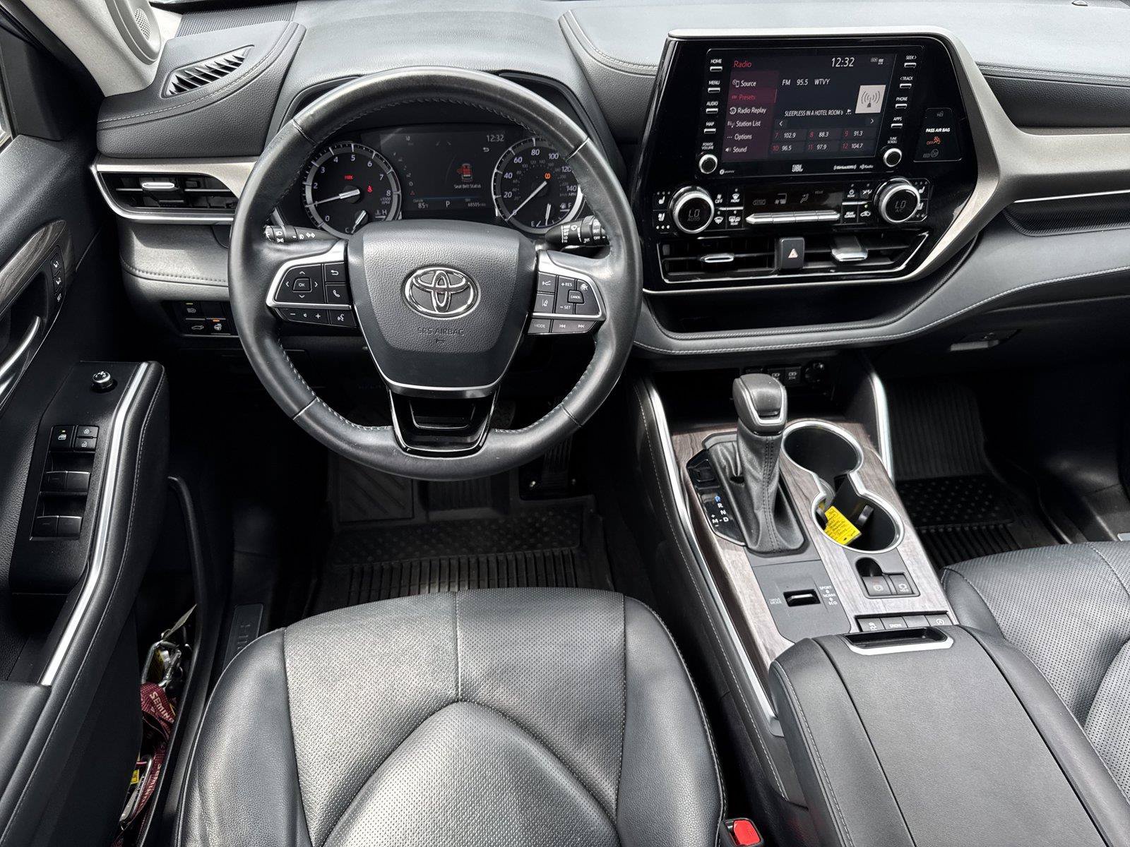 Used 2021 Toyota Highlander Limited FWD image 14